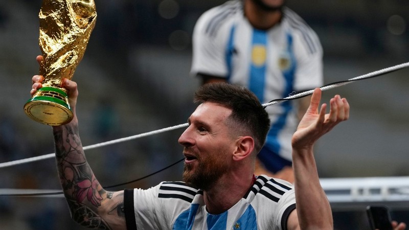 Nhưng cũng không ít những chuyên gia cho rằng, hiện nay thì Messi là cầu thủ giỏi nhất thế giới