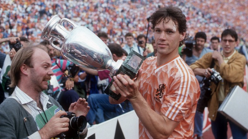 Marco van Basten là tiền đạo huyền thoại của bóng đá Hà Lan