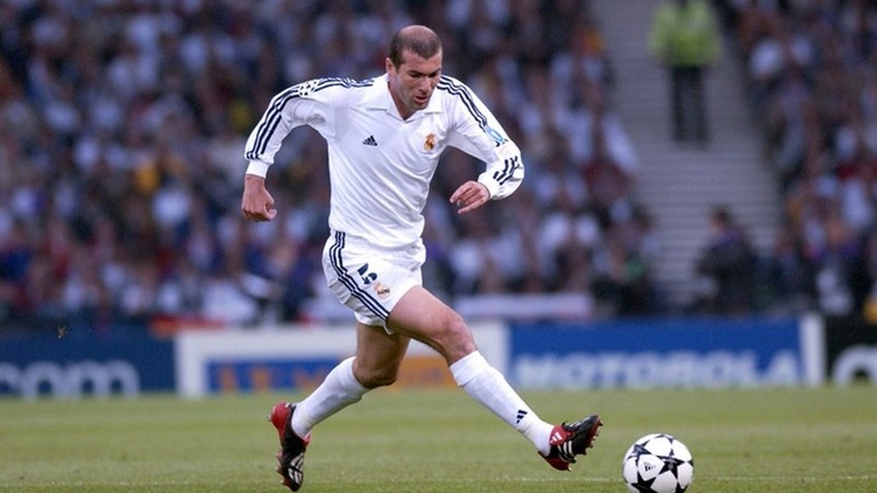 Zidane với phẩm chất hào hoa của mình cũng từng là một tài năng lớn của bóng đá thế giới